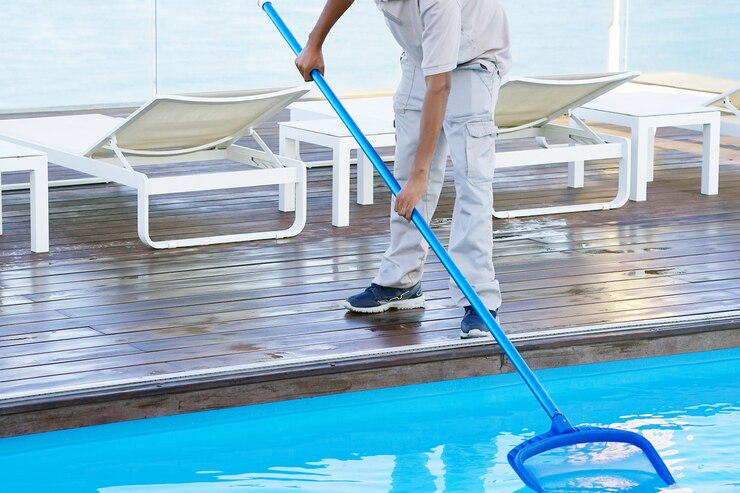 swimming pool cleaning services in Dubai