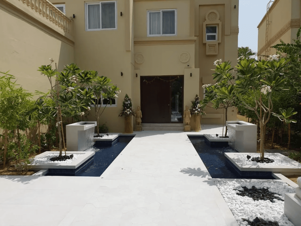 pool construction in dubai