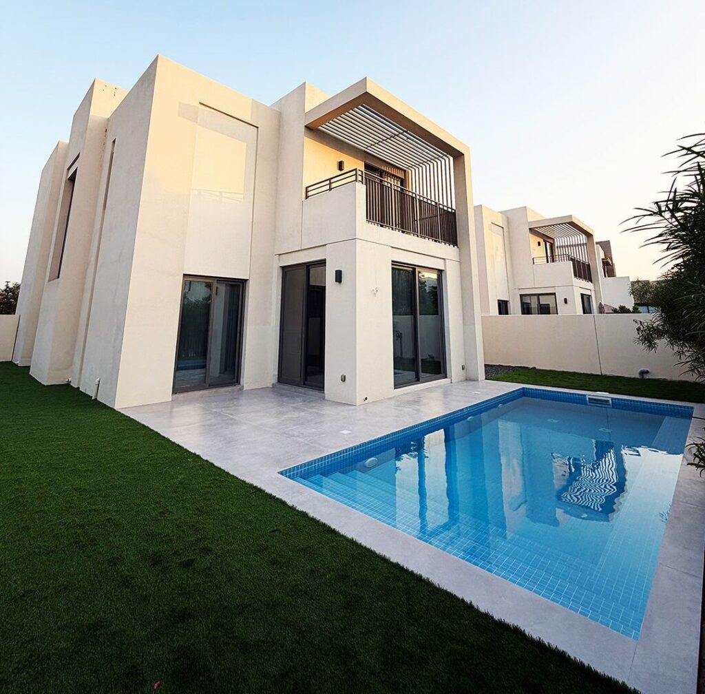 Skimmer pool construction dubai