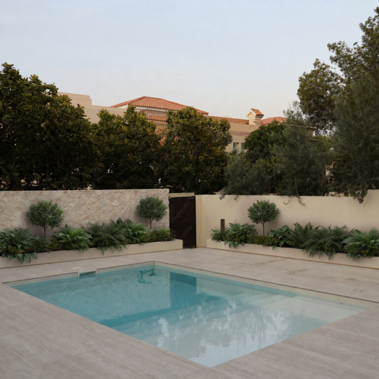 Swimming pool construction in Arabian Ranches
